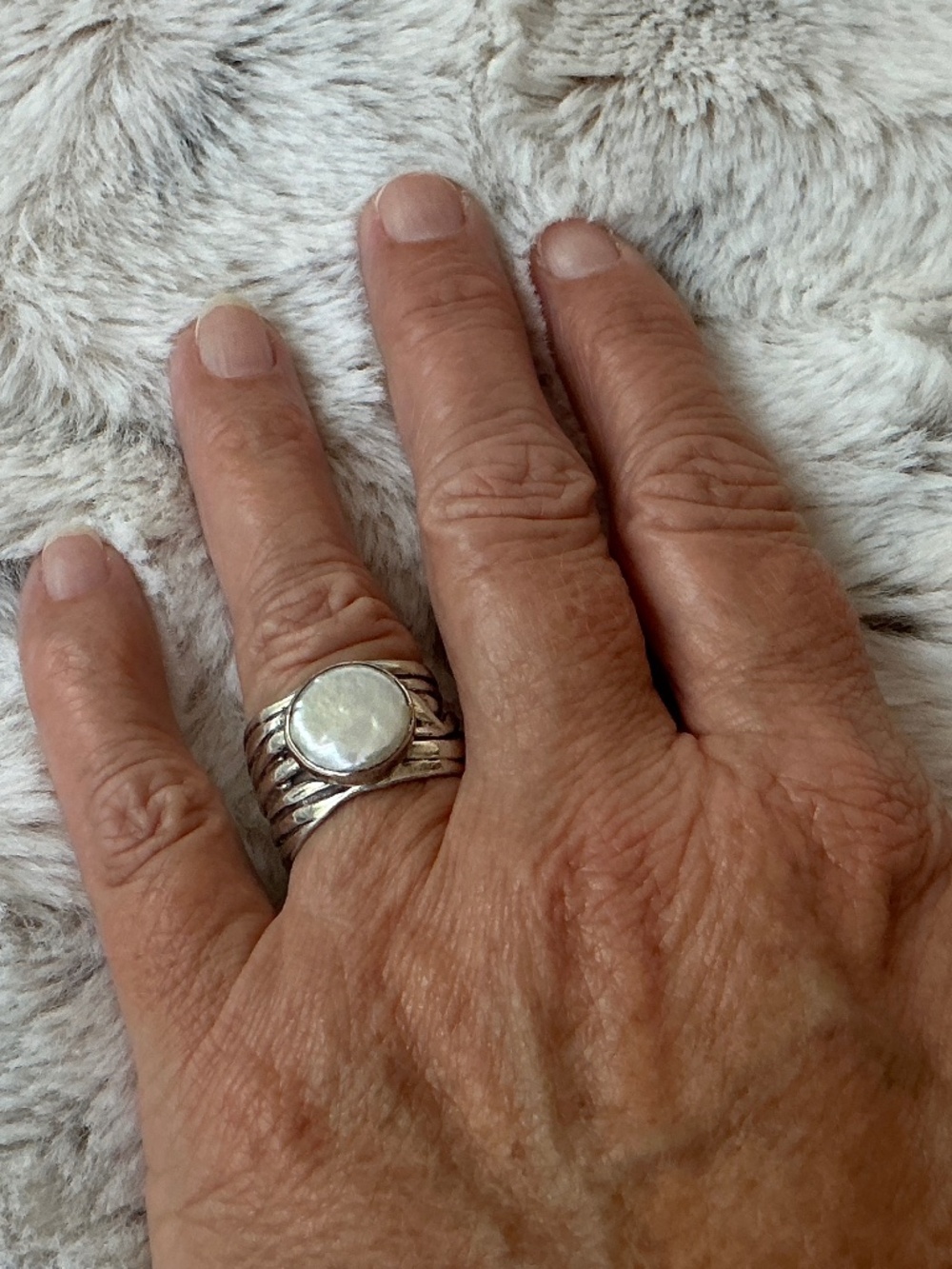 Silver Ring with White Mother-of-Pearl Center - Picture 12 of 12